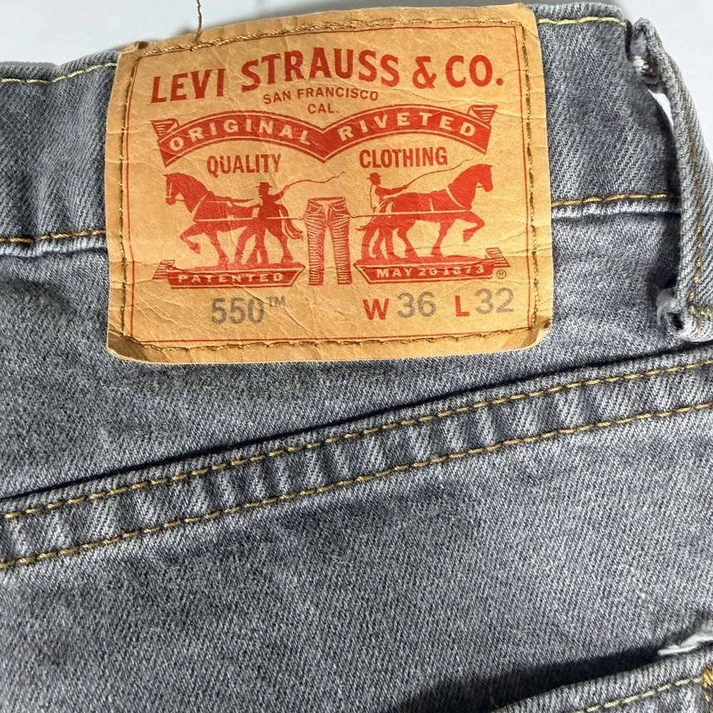 Levi's 550 Jeans Mens 36x32 Dark Gray Denim Cotton Stretch Straight Relaxed Fit